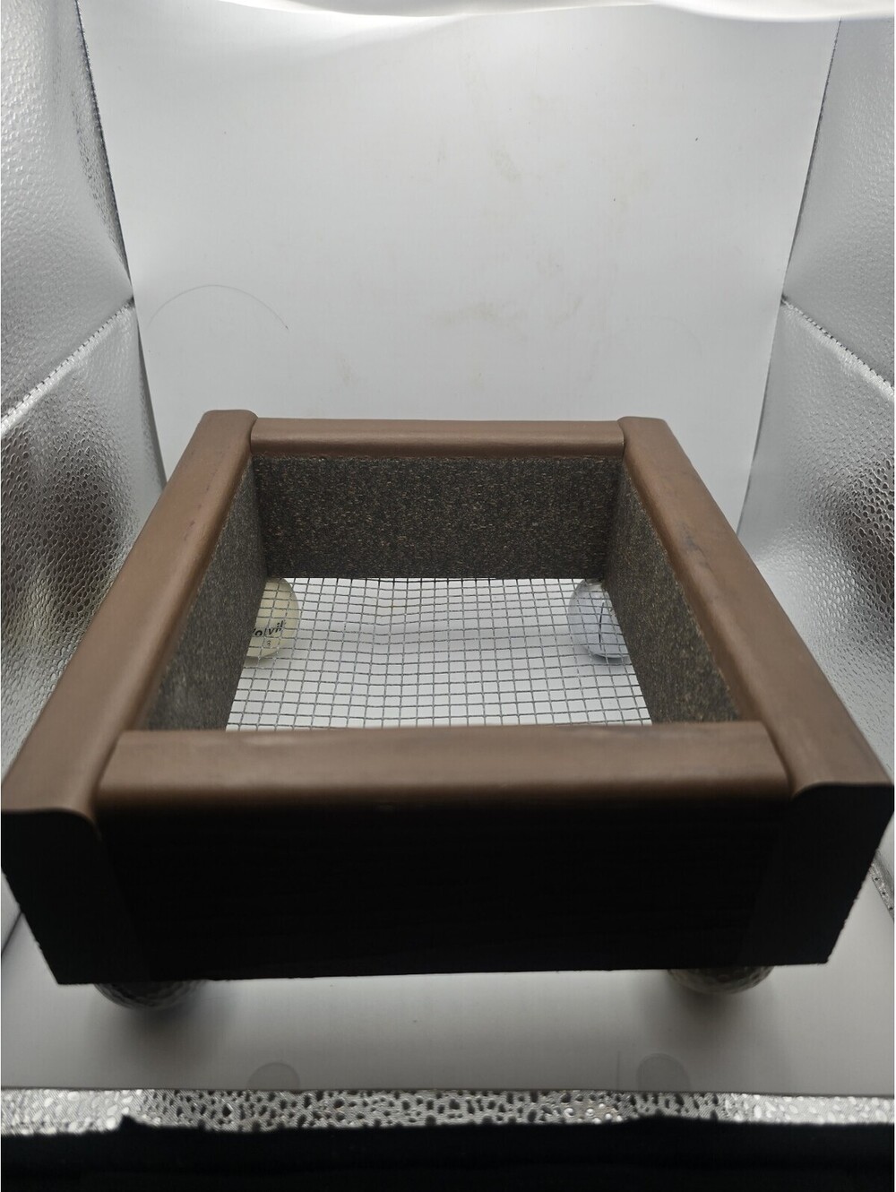 Golf Broken Tee Collector Box Composite Frame Wire Mesh Golf Ball Feet